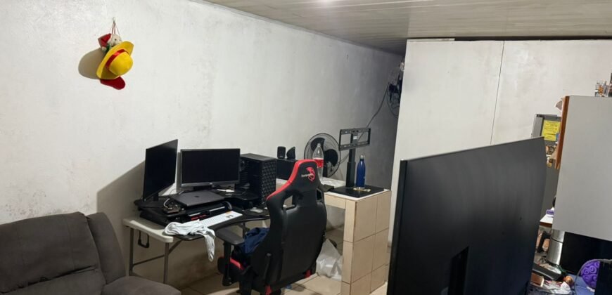 Se Vende Casa Con Apartamentos En  Urbanización Baviera, Alajuela Centro