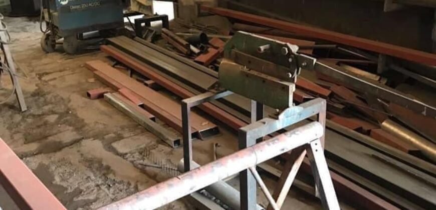 Se vende propiedad como taller de Soldadura o local comercial