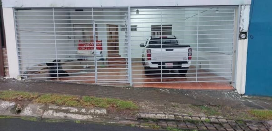 Se vende Casa En Esquipulas en Palmares de Alajuela.