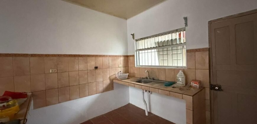 Se vende Casa En Esquipulas en Palmares de Alajuela.