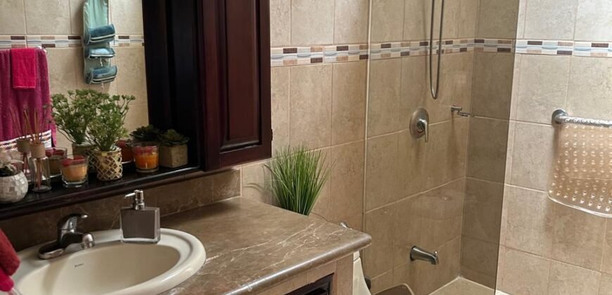 Se Vende Hermosa Casa en Alajuela, Residencial Baviera.