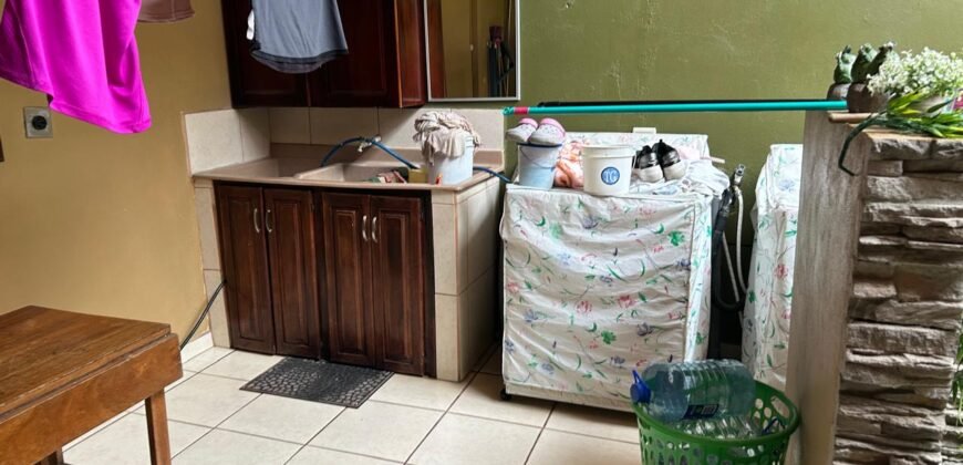 Se Vende Hermosa Casa en Alajuela, Residencial Baviera.