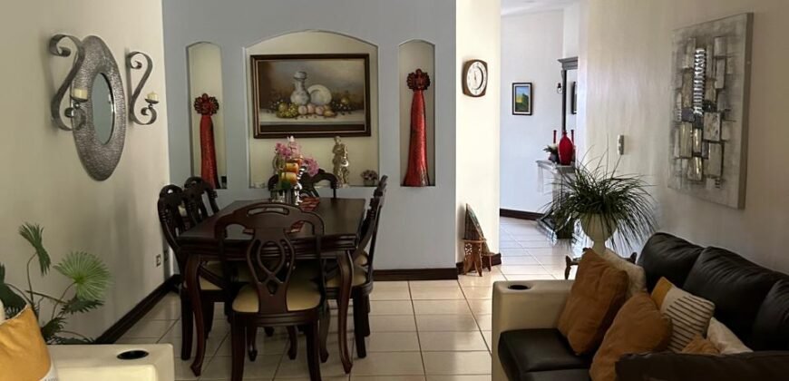 Se Vende Hermosa Casa en Alajuela, Residencial Baviera.