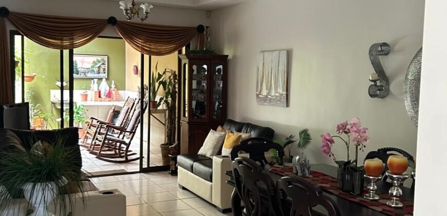 Se Vende Hermosa Casa en Alajuela, Residencial Baviera.