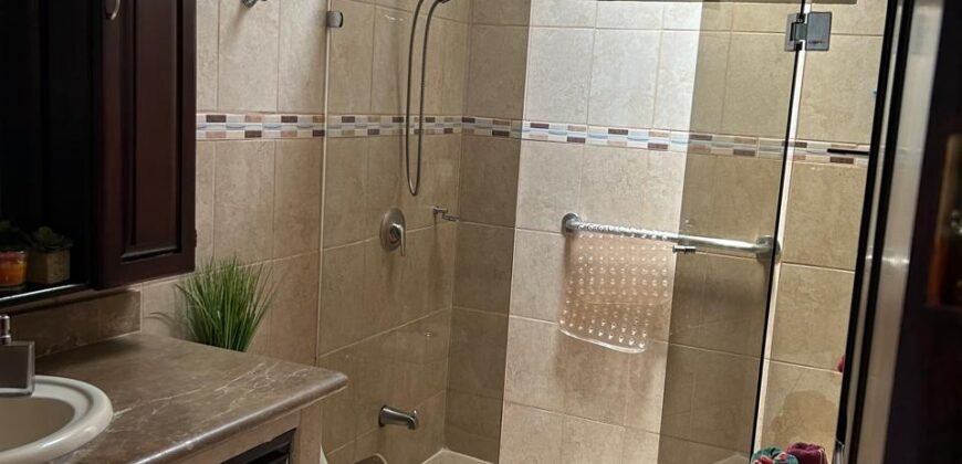 Se Vende Hermosa Casa en Alajuela, Residencial Baviera.