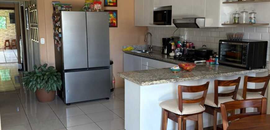 Se Vende Linda Casa Barrio Jesús, Santa Bárbara de Heredia.