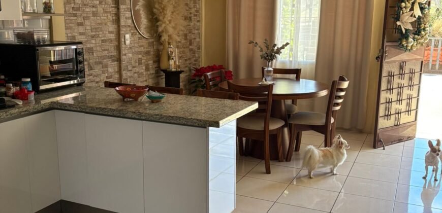 Se Vende Linda Casa Barrio Jesús, Santa Bárbara de Heredia.