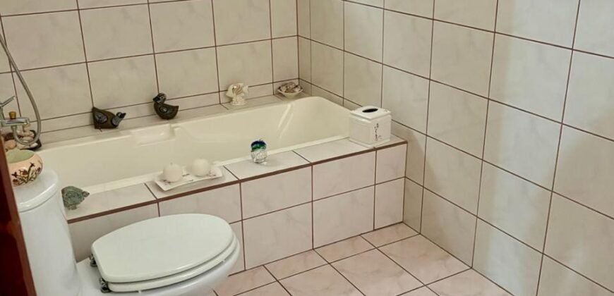 Se Vende Casa en Santa Bárbara, Heredia.