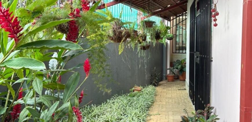 Se Vende Casa en Santa Bárbara, Heredia.