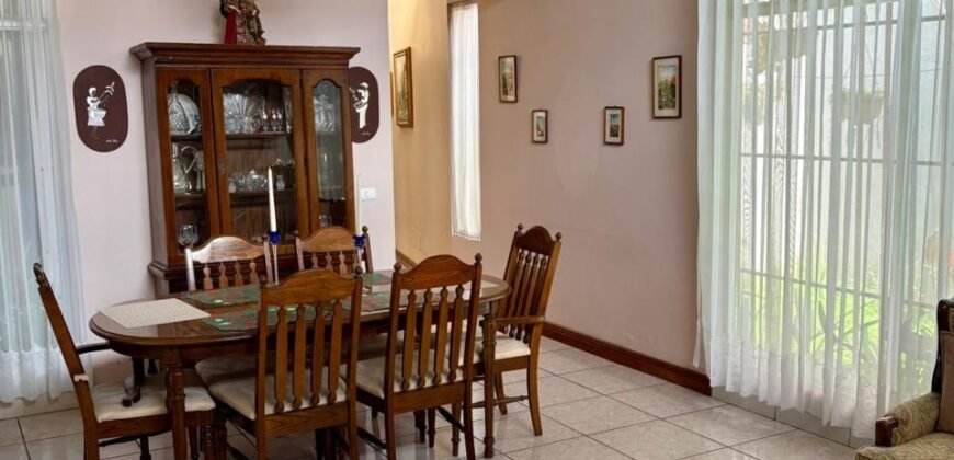 Se Vende Casa en Santa Bárbara, Heredia.