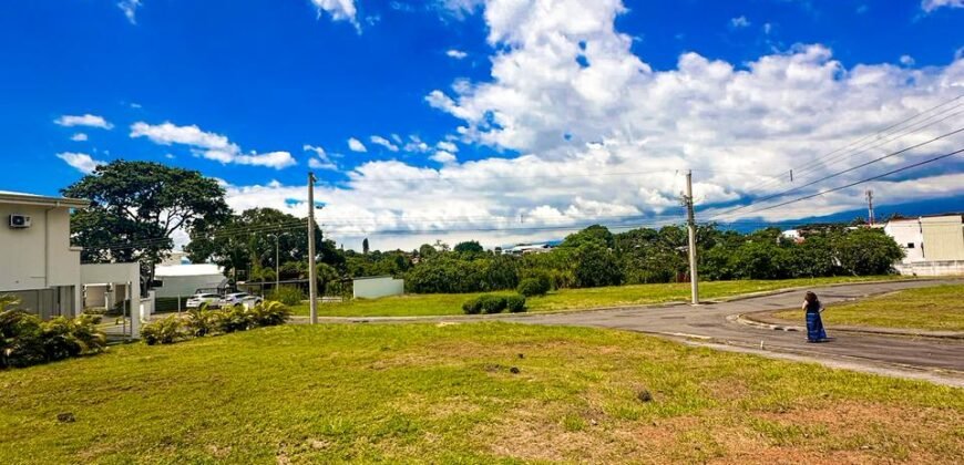 Se Vende Lote en Condominio La Guacima, Alajuela