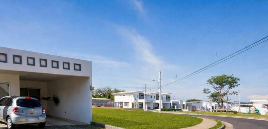 Se Vende Lote en Condominio La Guacima, Alajuela