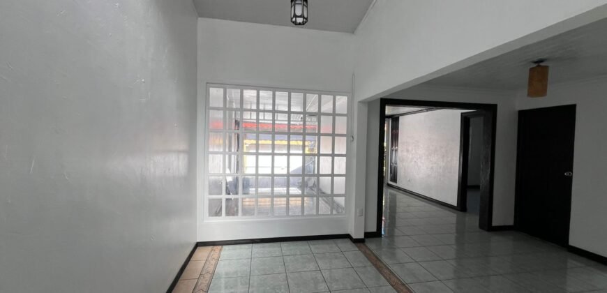Se Vende Linda Casa en Pueblo Nuevo de Alajuela.