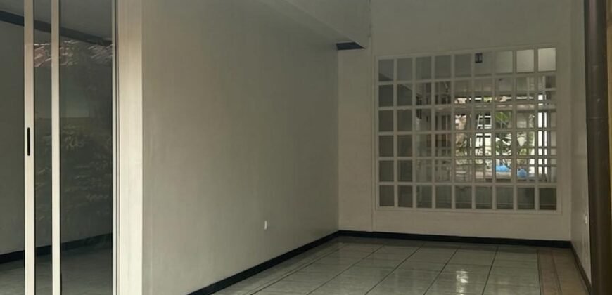 Se Vende Linda Casa en Pueblo Nuevo de Alajuela.