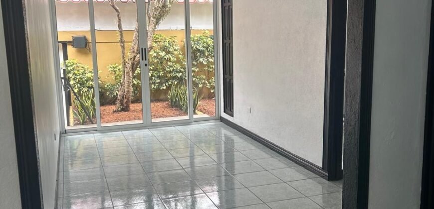 Se Vende Linda Casa en Pueblo Nuevo de Alajuela.