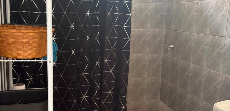 Se Vende Propiedad con 2 apartamentos para remodelar.  San Pedro de Barva, Heredia