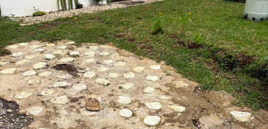 Se Vende Propiedad con 2 apartamentos para remodelar.  San Pedro de Barva, Heredia