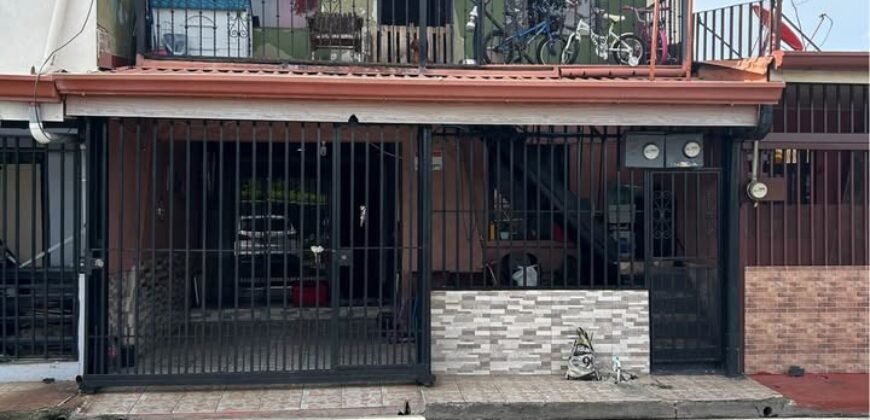 SE VENDE CASA CON APARTAMENTO  EN VILLA BONITA, ALAJUELA